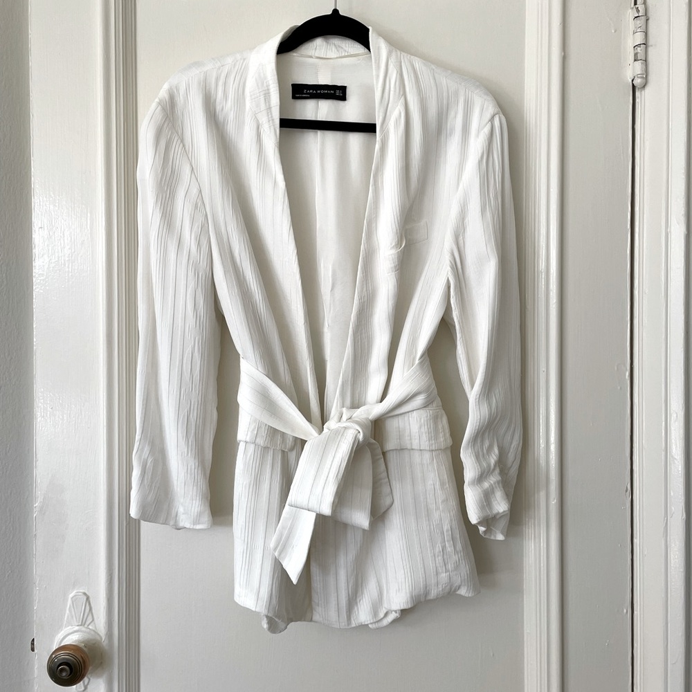 Zara white textured jacket with tie
